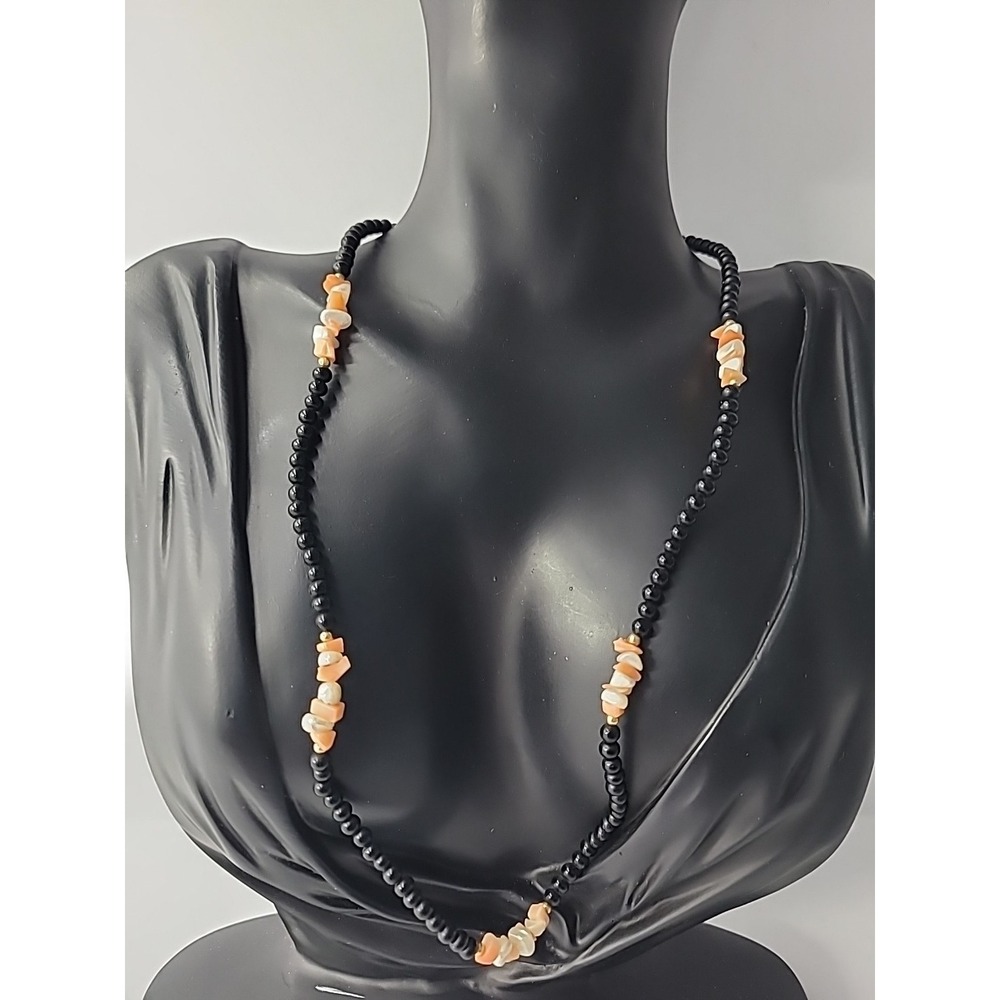 Vintage Black Bead Stone Chip Necklace Peach White Gold Tone Barrel Clasp